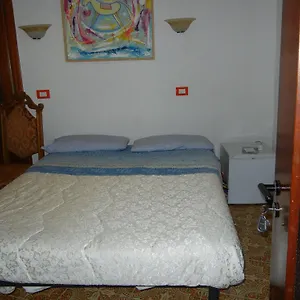 https://rina-rooms.hotelitalianriviera.com